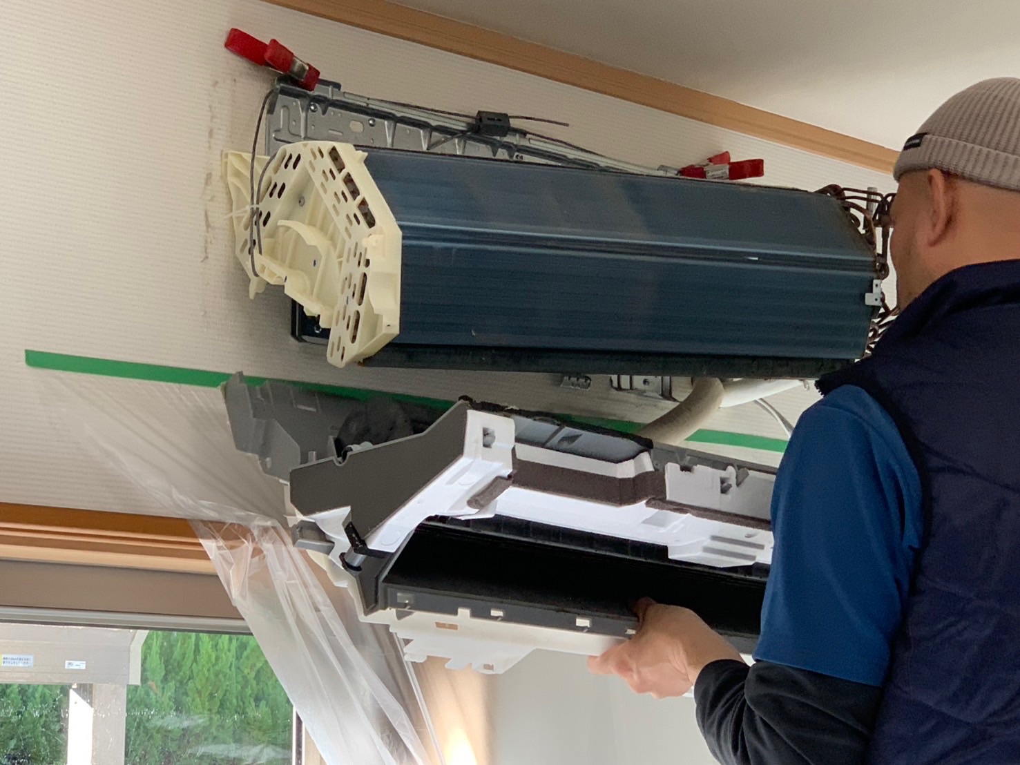 エアコンを分解して洗浄