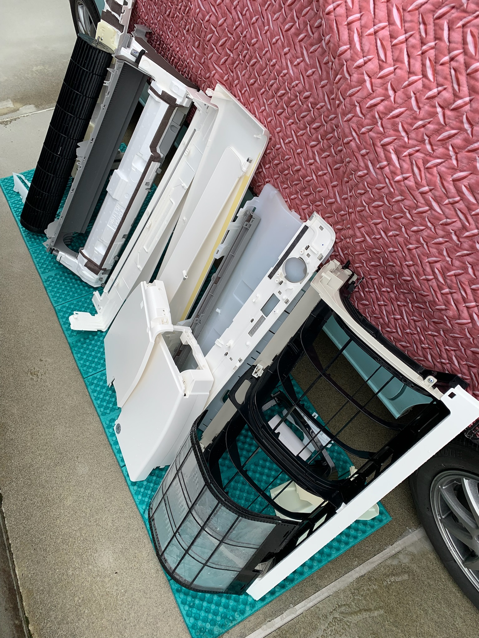 エアコンパーツを完全分解